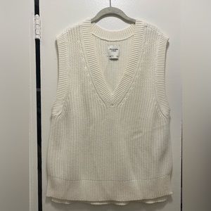 !!! Abercrombie Oversized White Sweater Vest, SZ LRG